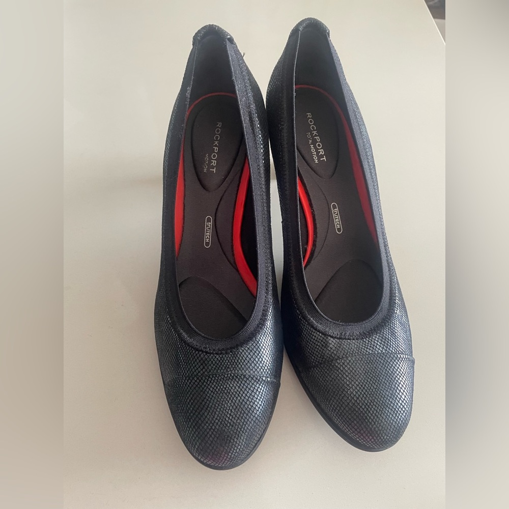 Women brand new Rockport pumps